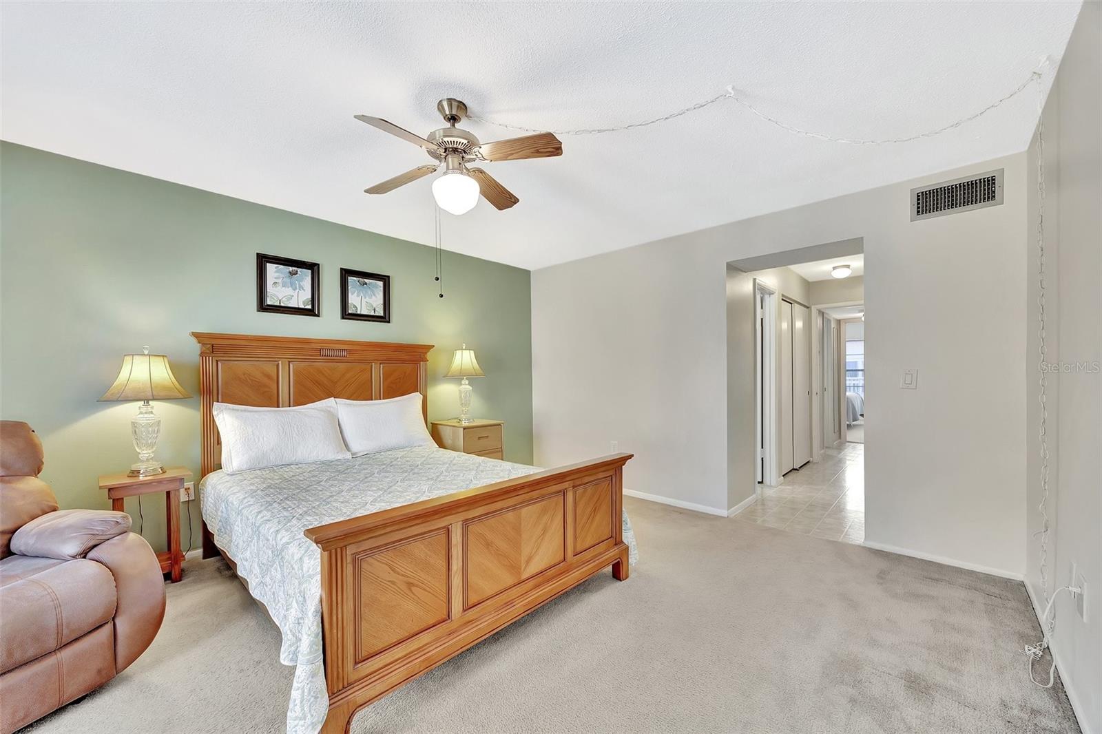 113 ISLAND WAY #241