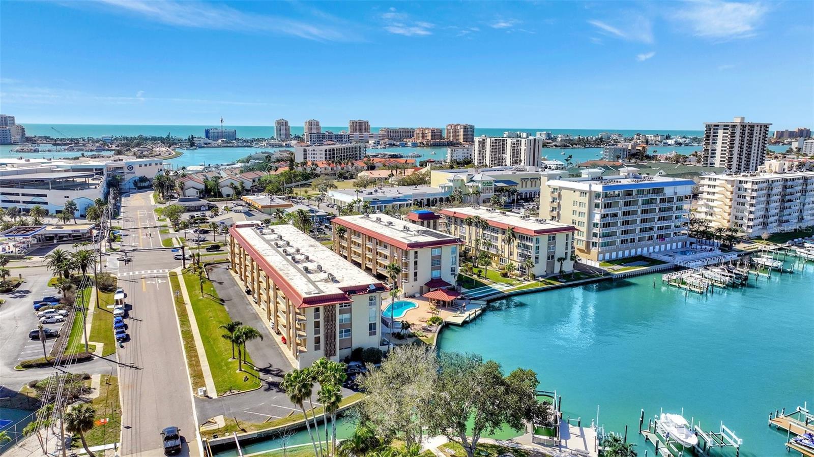 113 ISLAND WAY #241