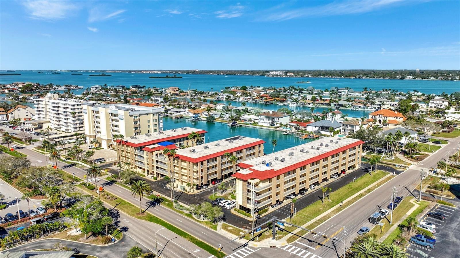 113 ISLAND WAY #241