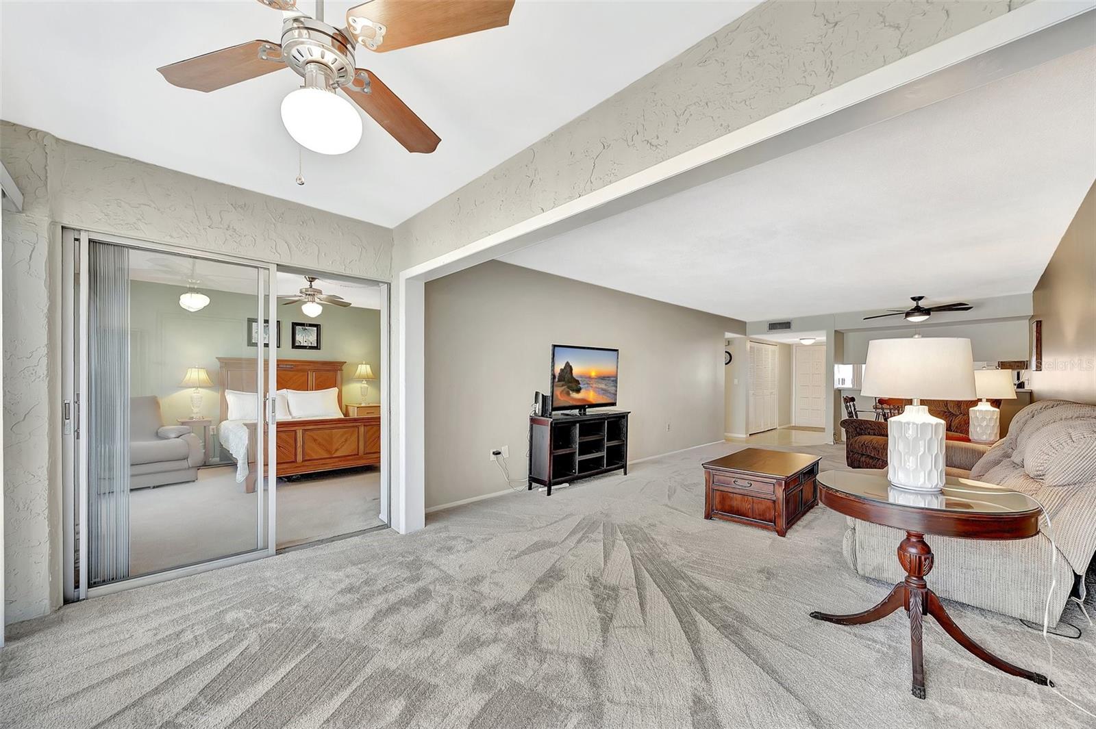 113 ISLAND WAY #241