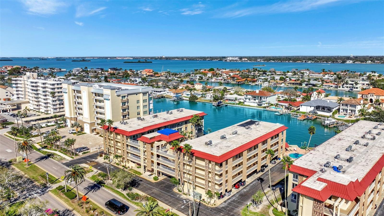 113 ISLAND WAY #241