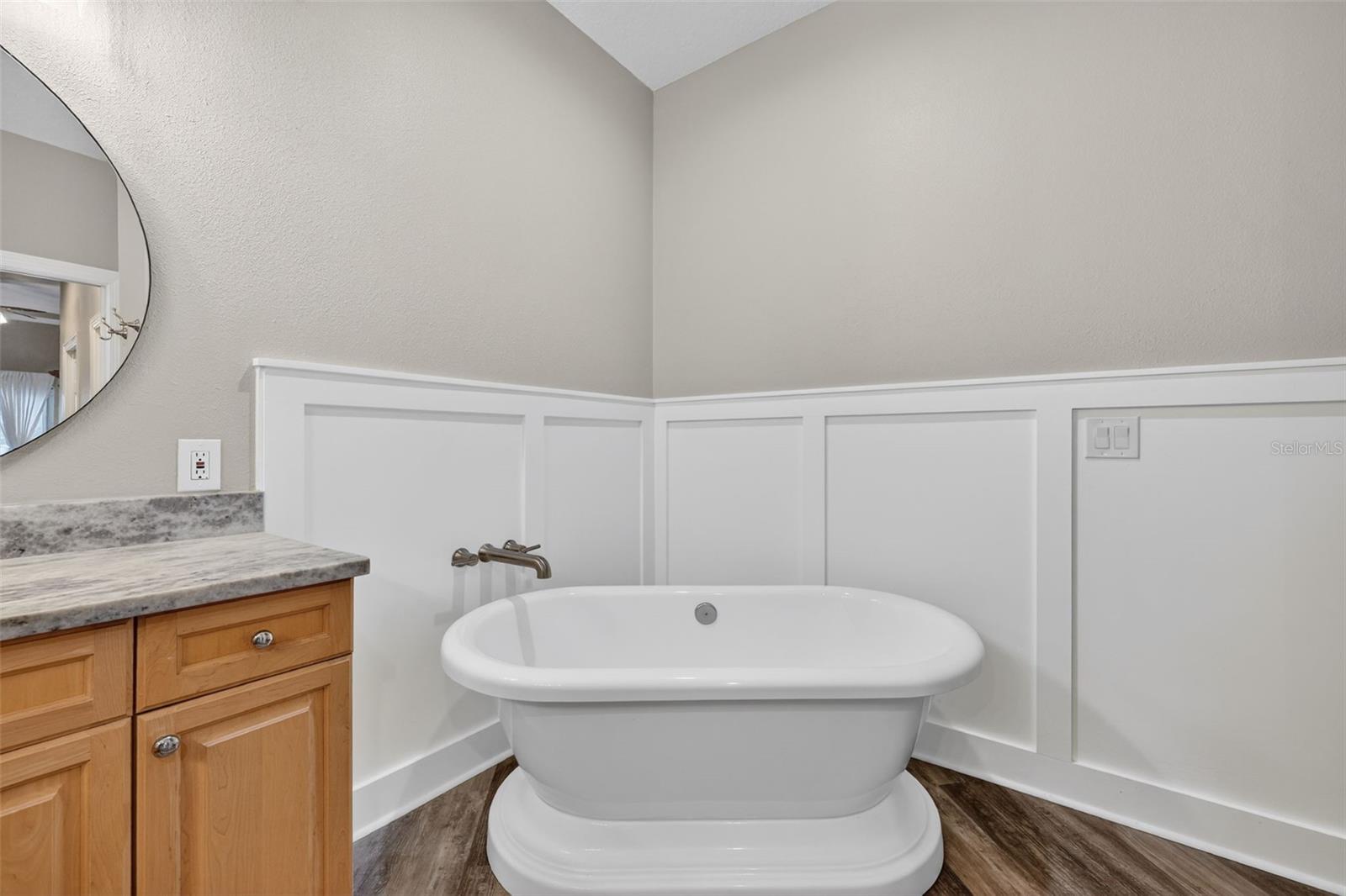 205 BRIGHTWATER DR #202