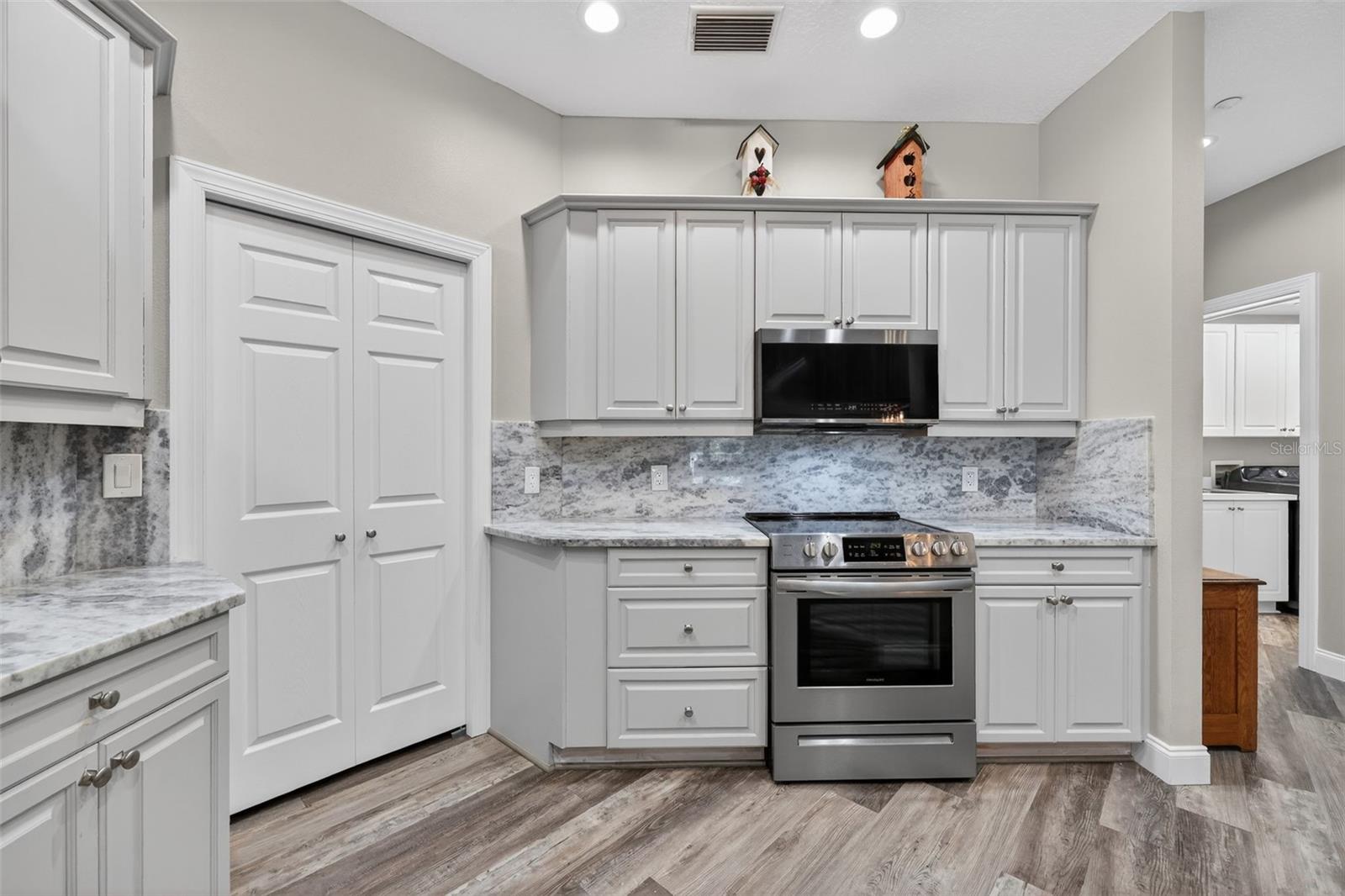 205 BRIGHTWATER DR #202