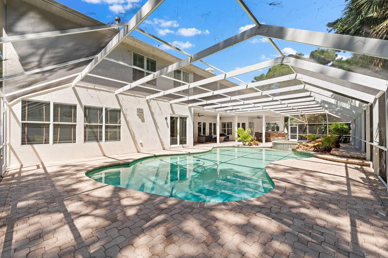 6413 MACLAURIN DR