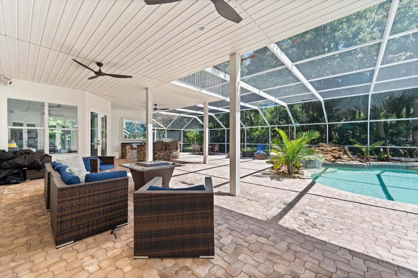 6413 MACLAURIN DR
