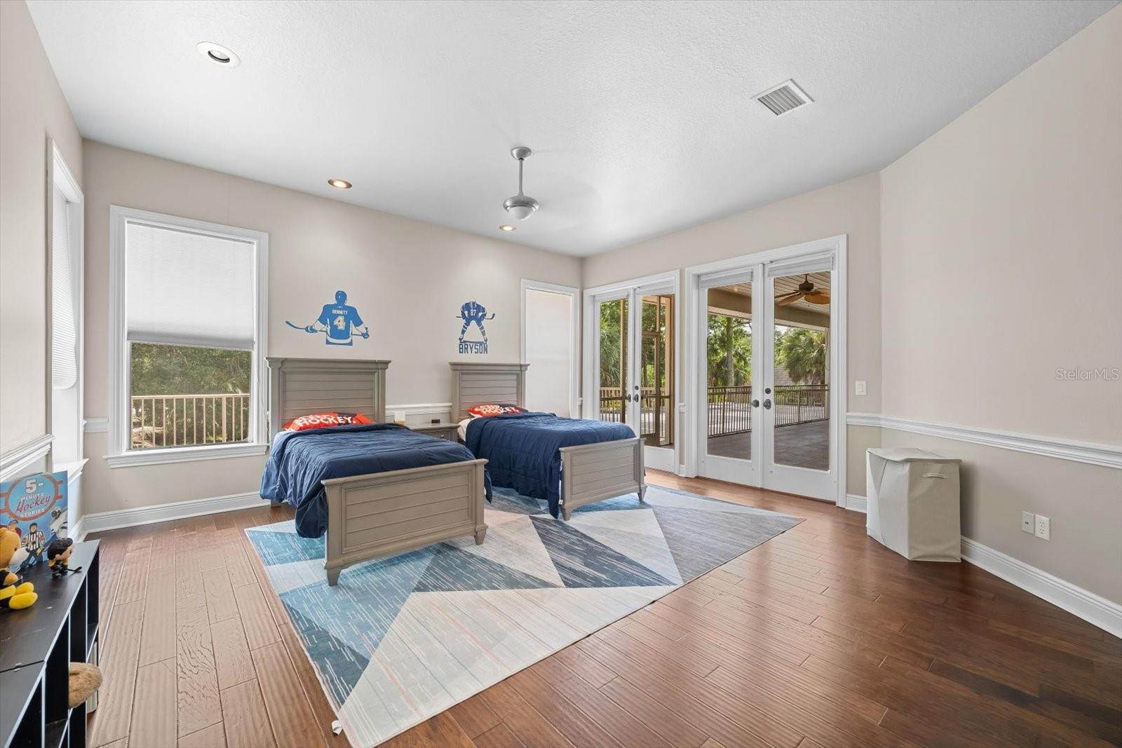 6413 MACLAURIN DR