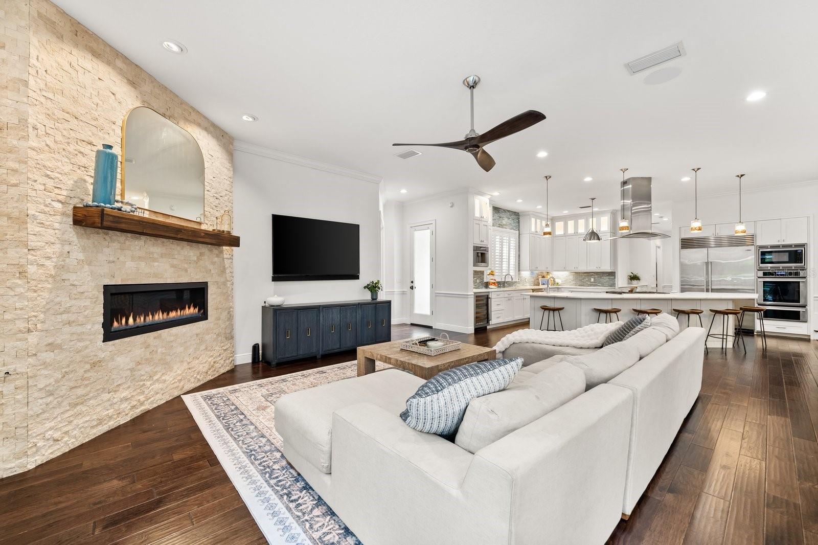 6413 MACLAURIN DR