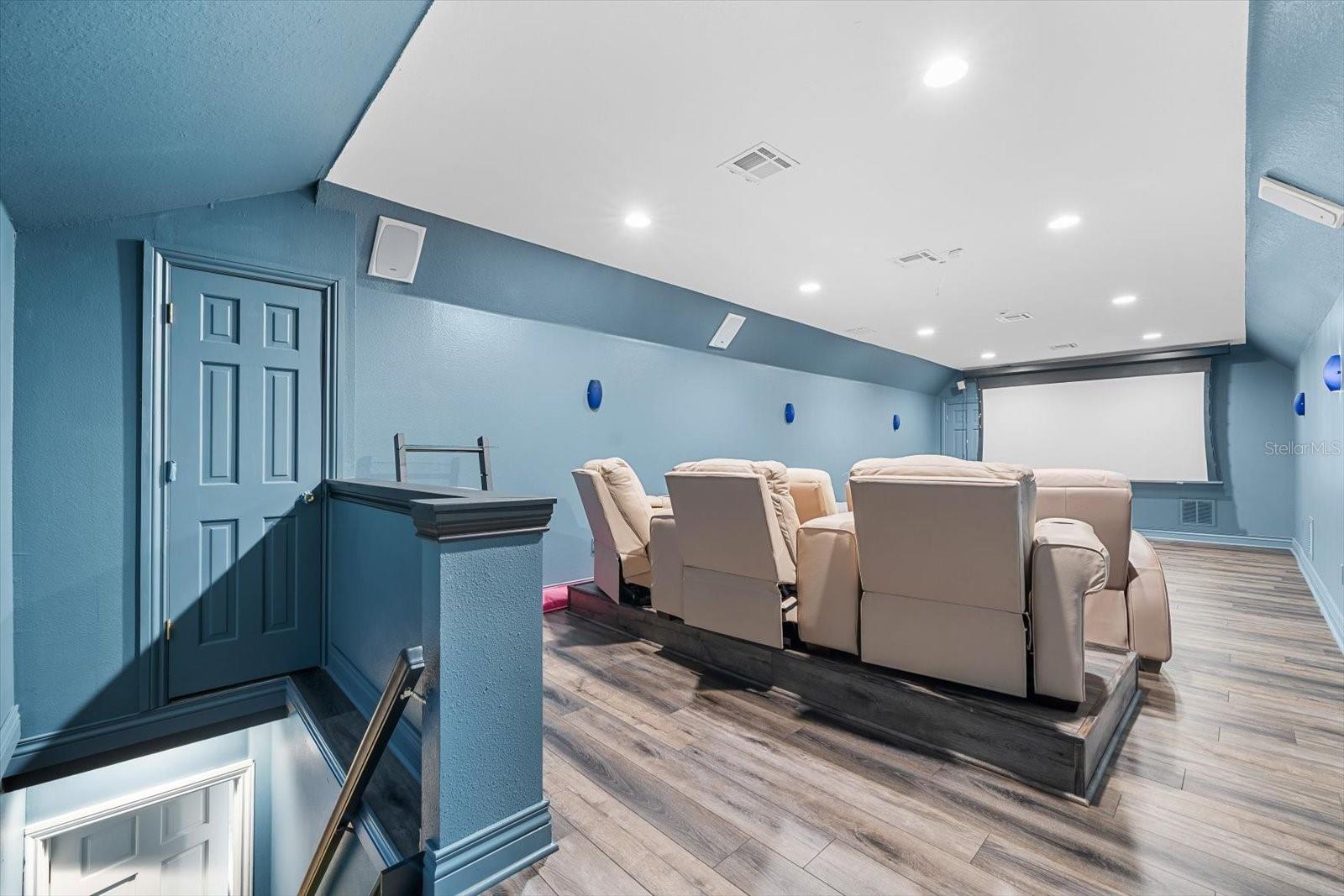6413 MACLAURIN DR