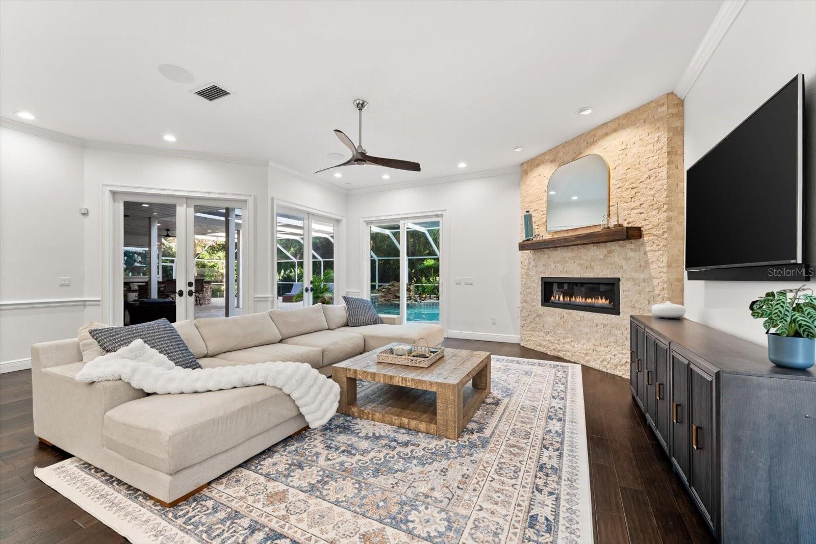 6413 MACLAURIN DR