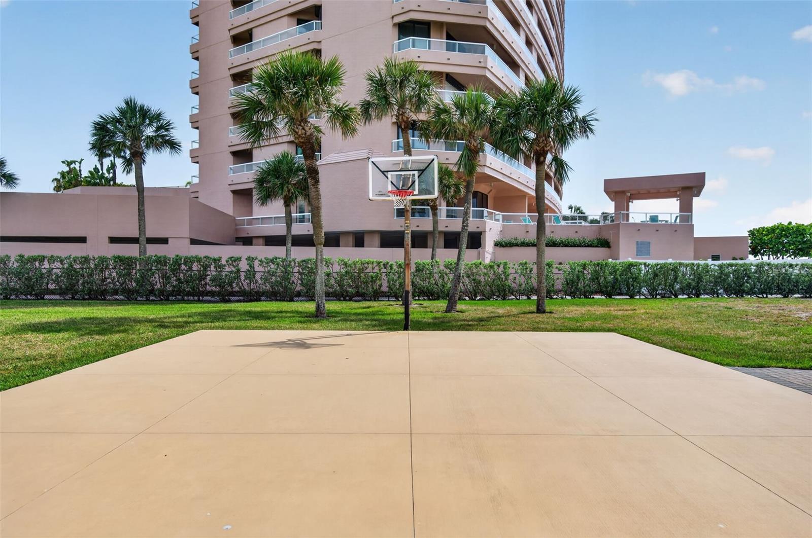 1290 GULF BLVD #1604