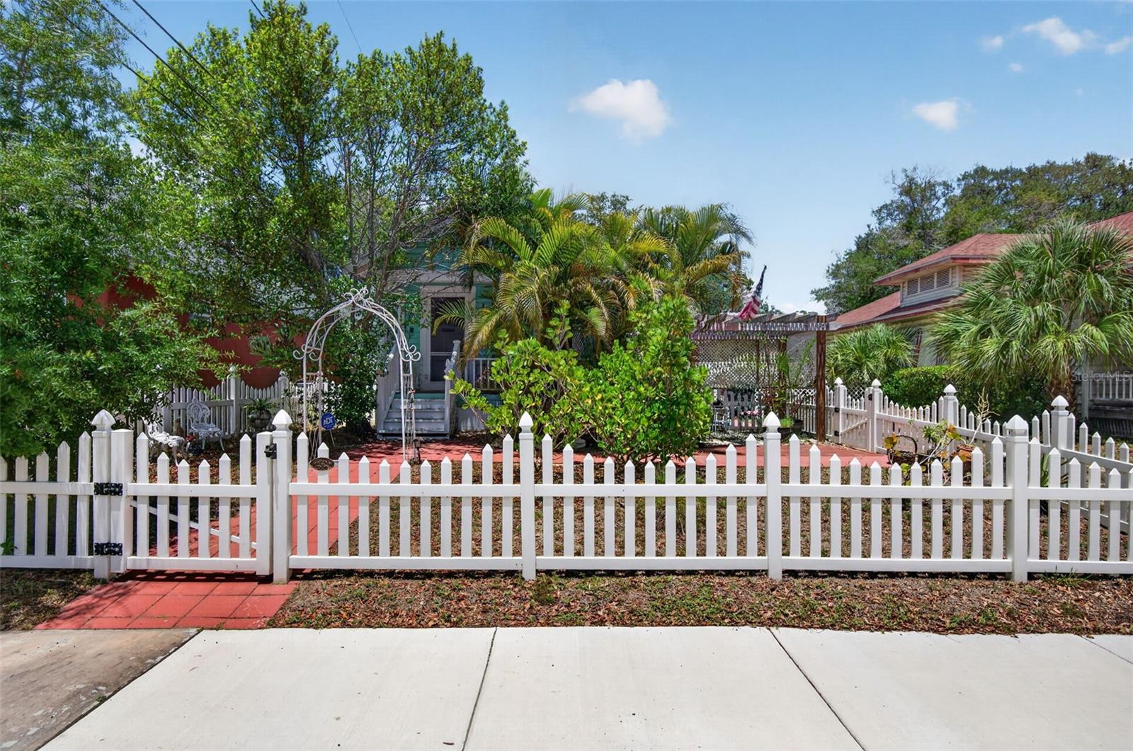 608 BELLEVIEW BLVD