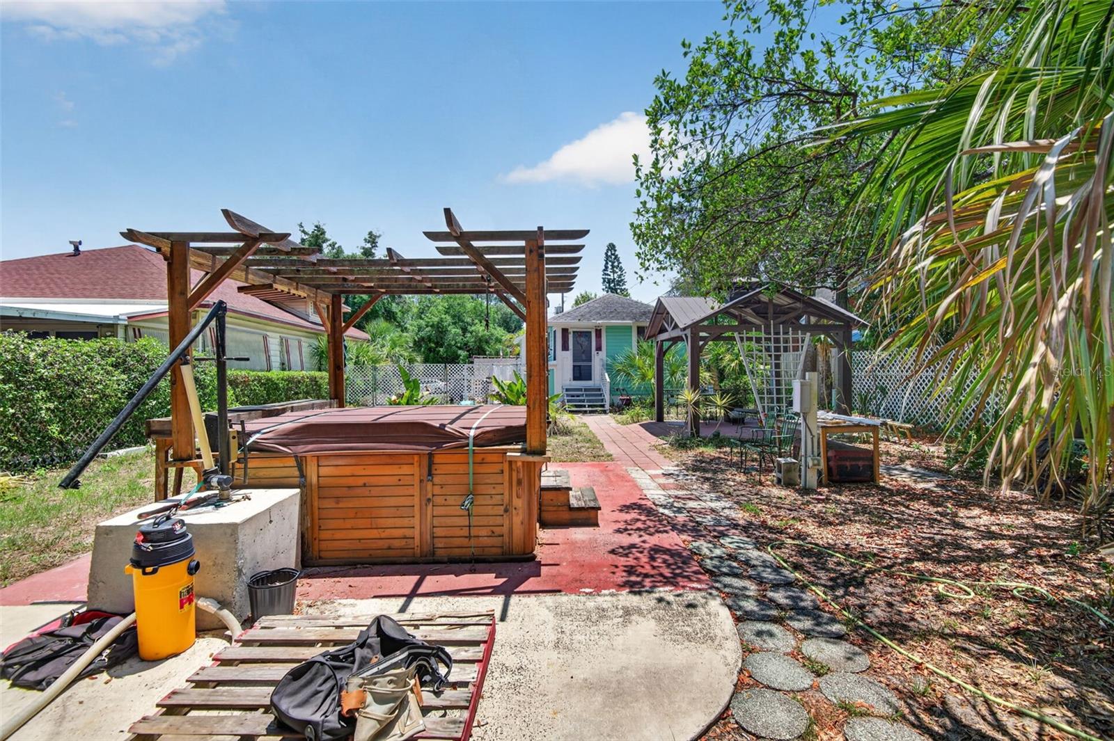 608 BELLEVIEW BLVD