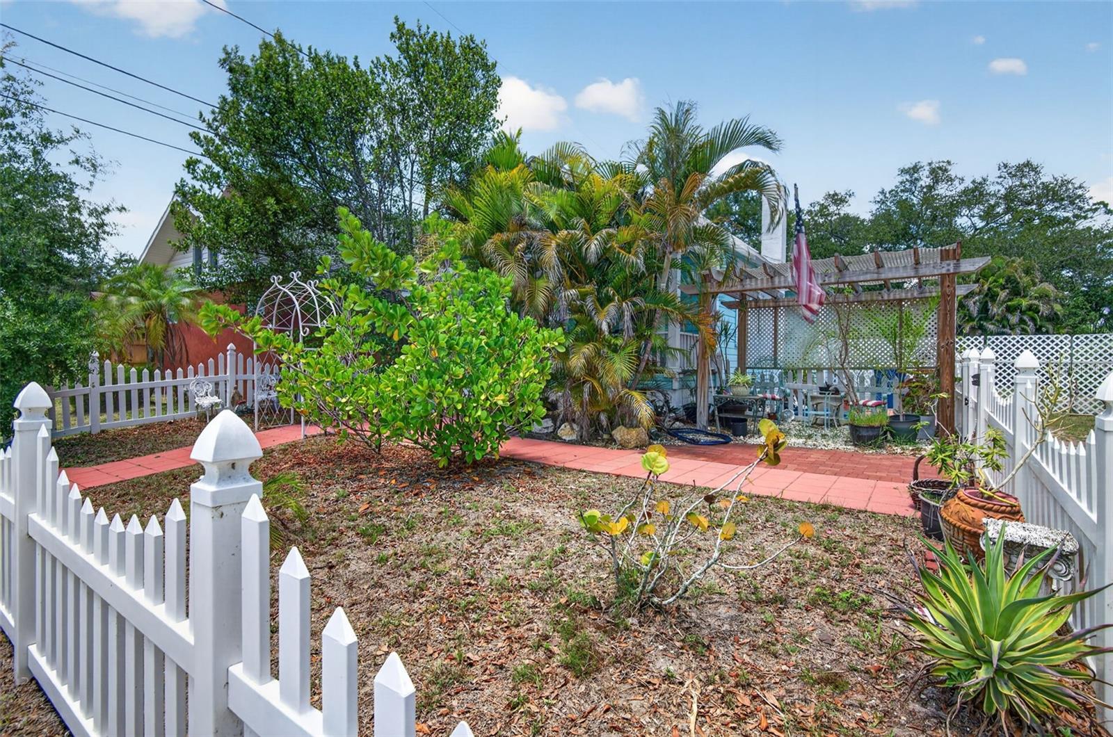608 BELLEVIEW BLVD