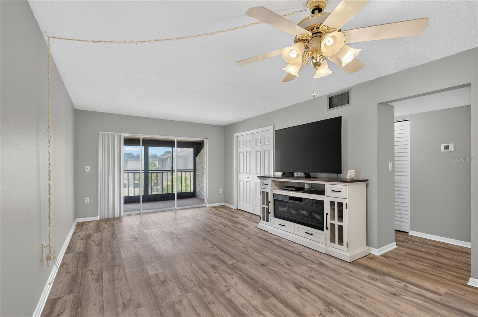 2207 BELLEAIR RD #B16