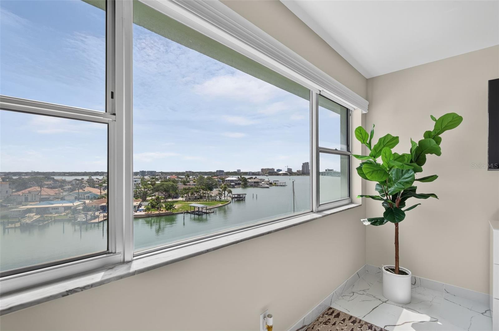 31 ISLAND WAY #508