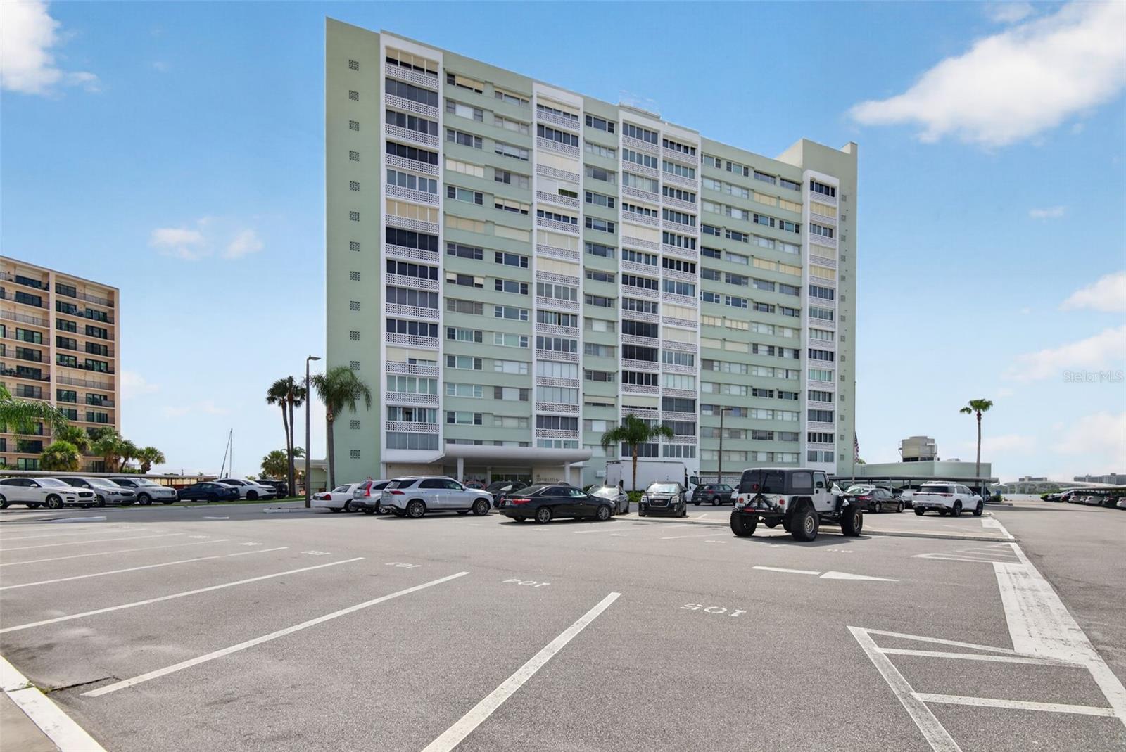31 ISLAND WAY #508