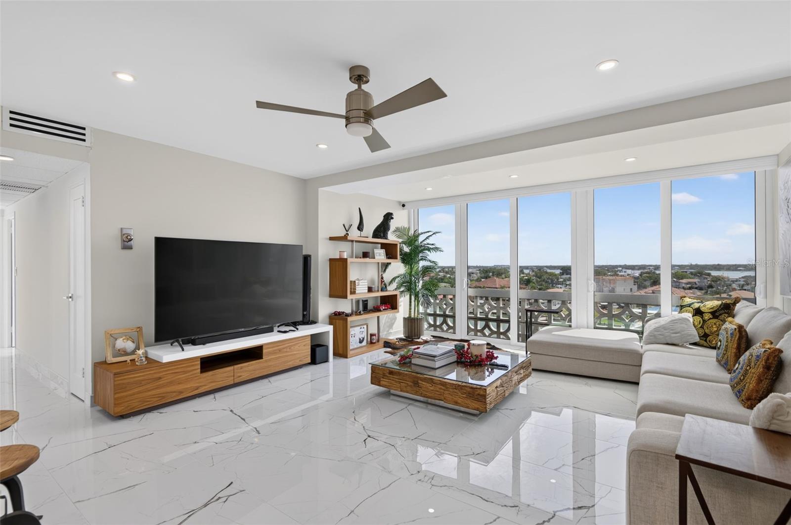 31 ISLAND WAY #508