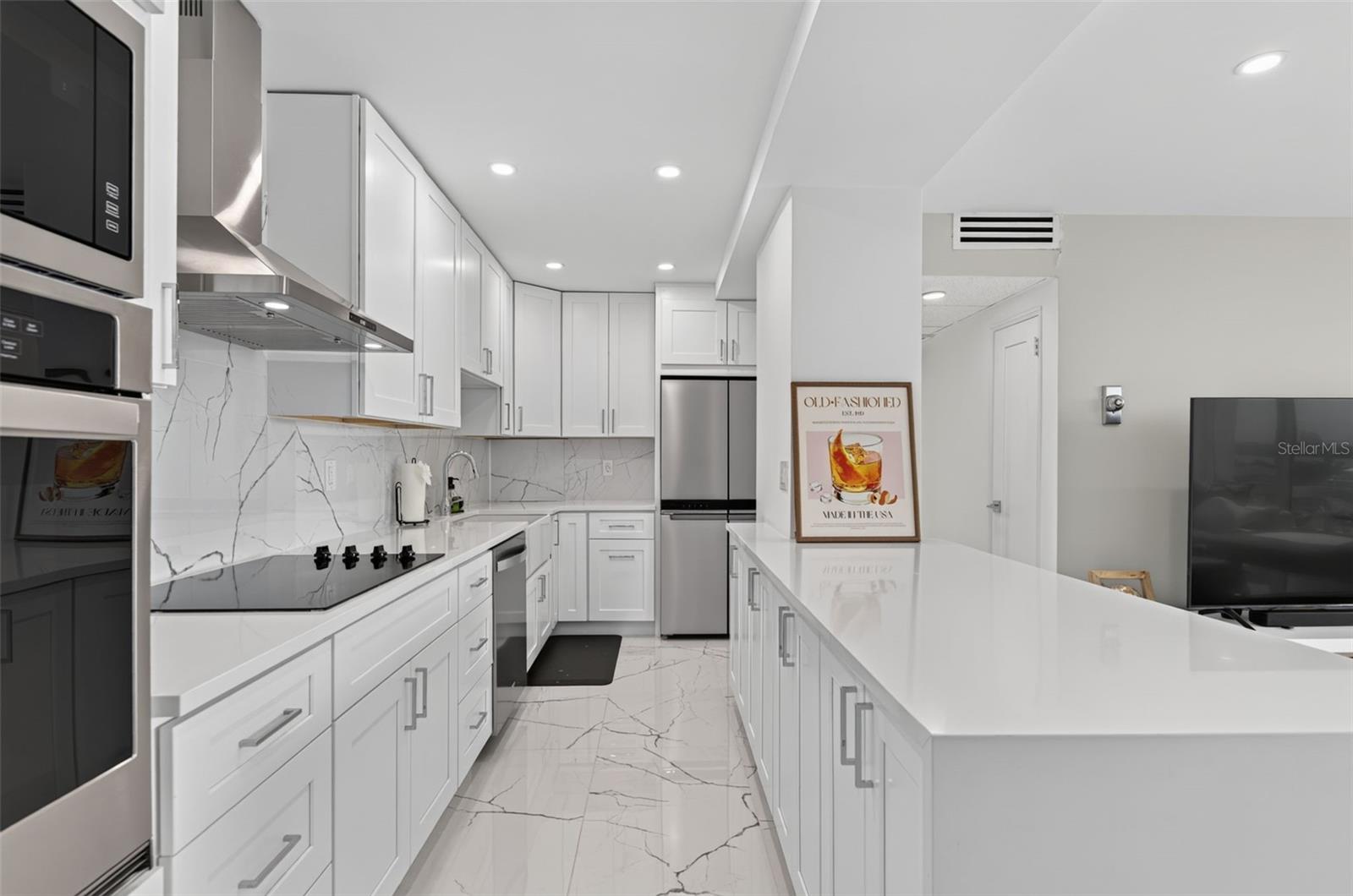 31 ISLAND WAY #508