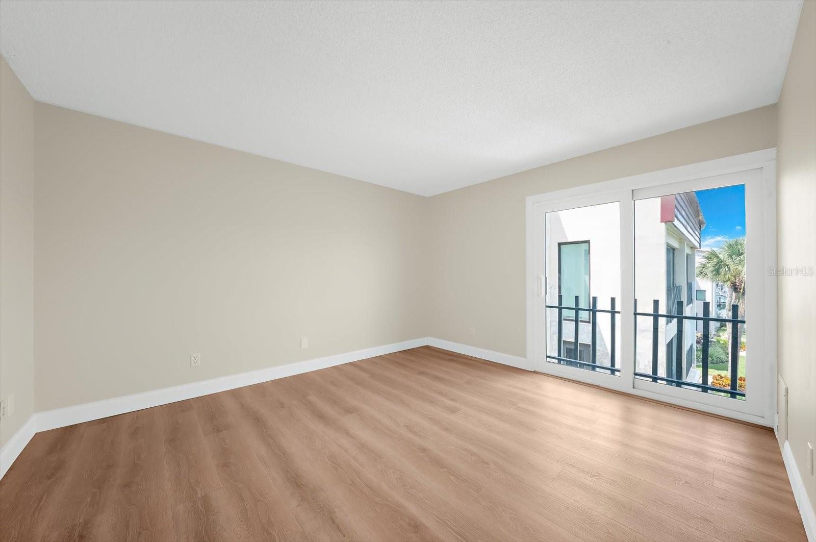 868 BAYWAY BLVD #307