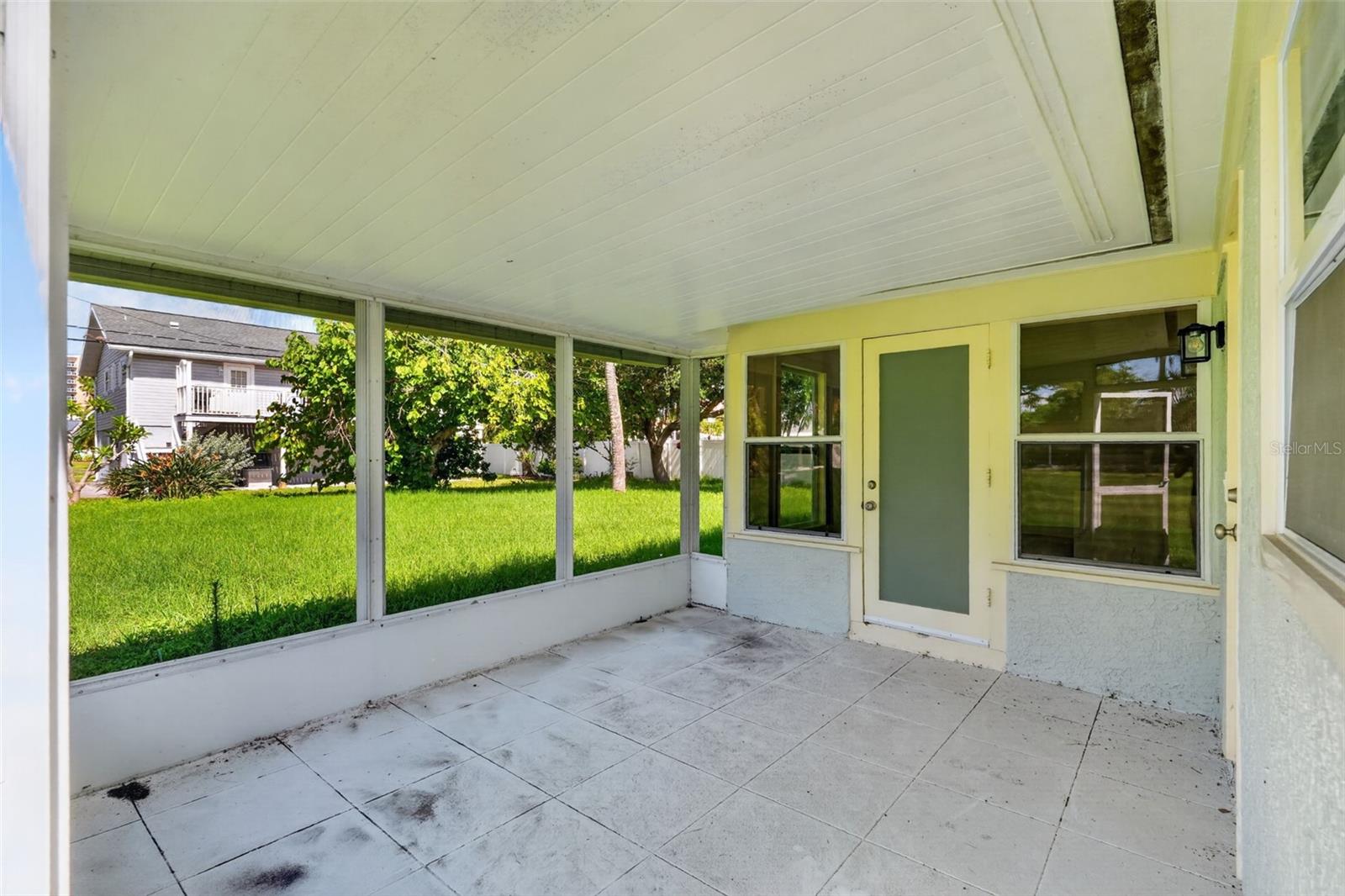 870 NARCISSUS AVE