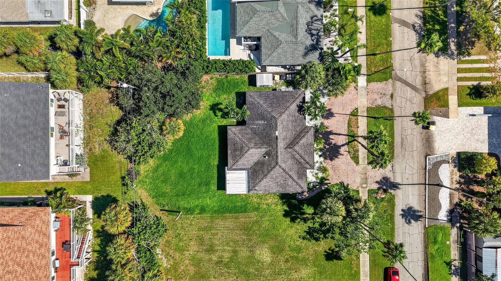 870 NARCISSUS AVE