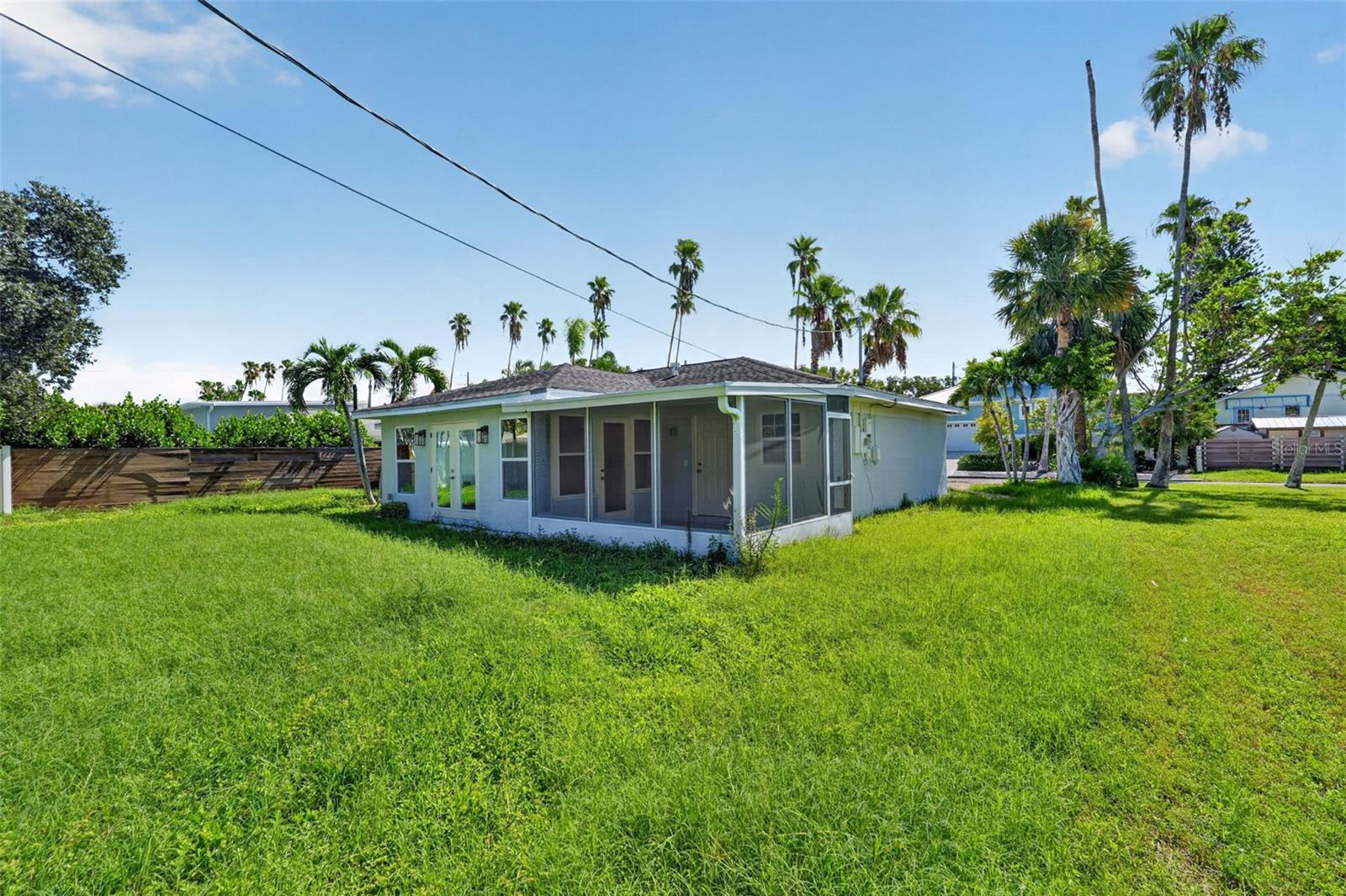 870 NARCISSUS AVE