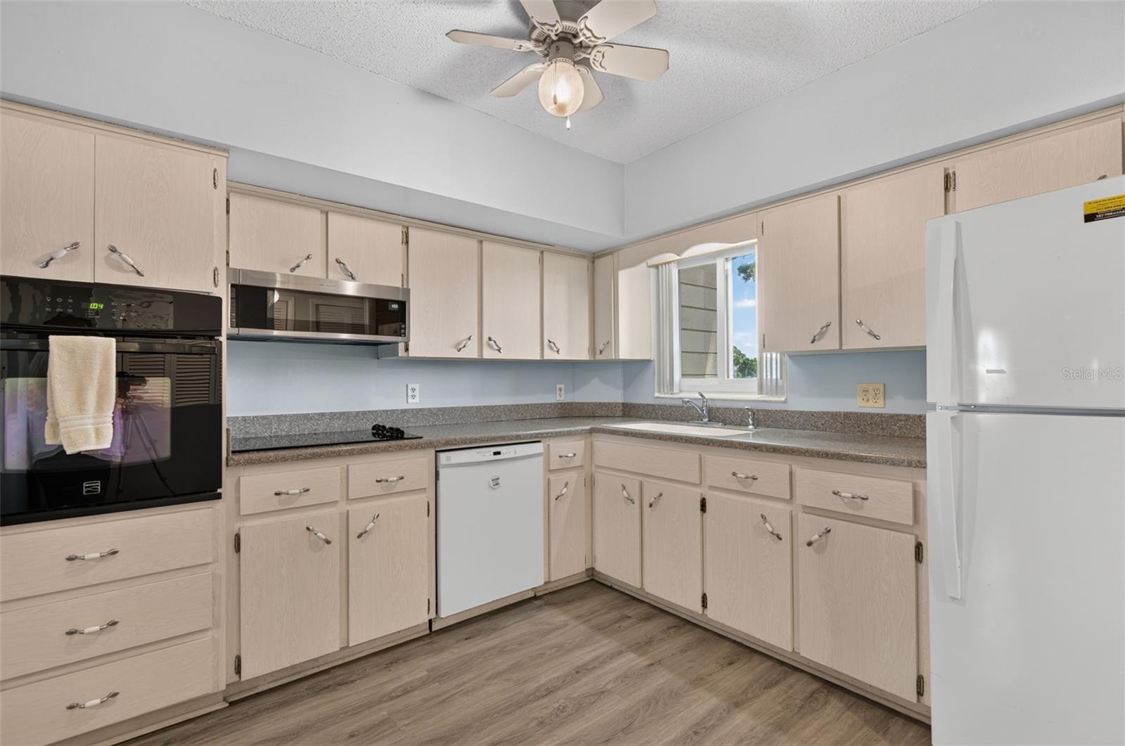 2280 WORLD PARKWAY BLVD #18