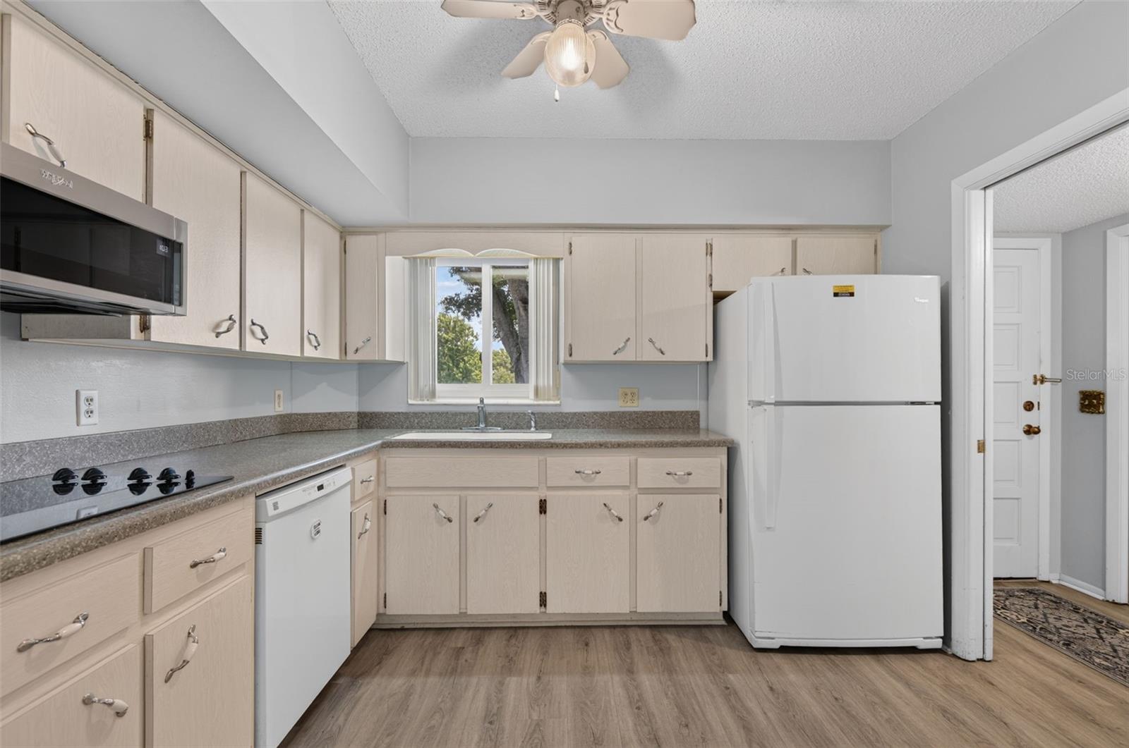 2280 WORLD PARKWAY BLVD #18