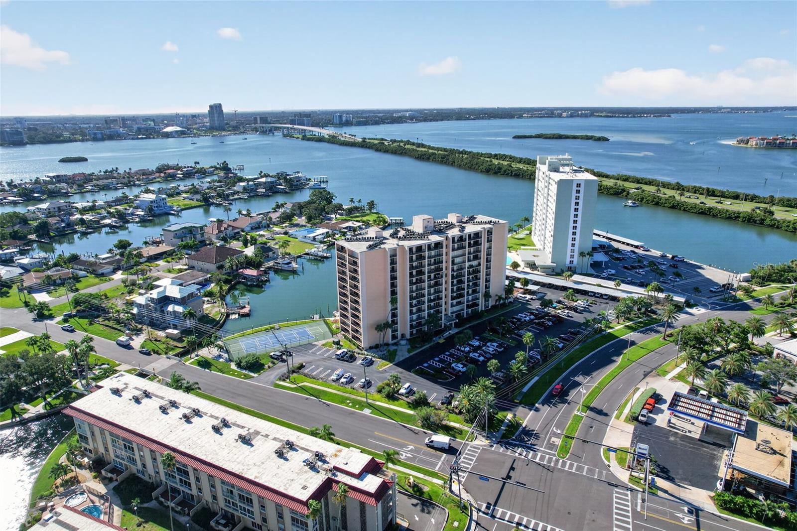 51 ISLAND WAY #1100