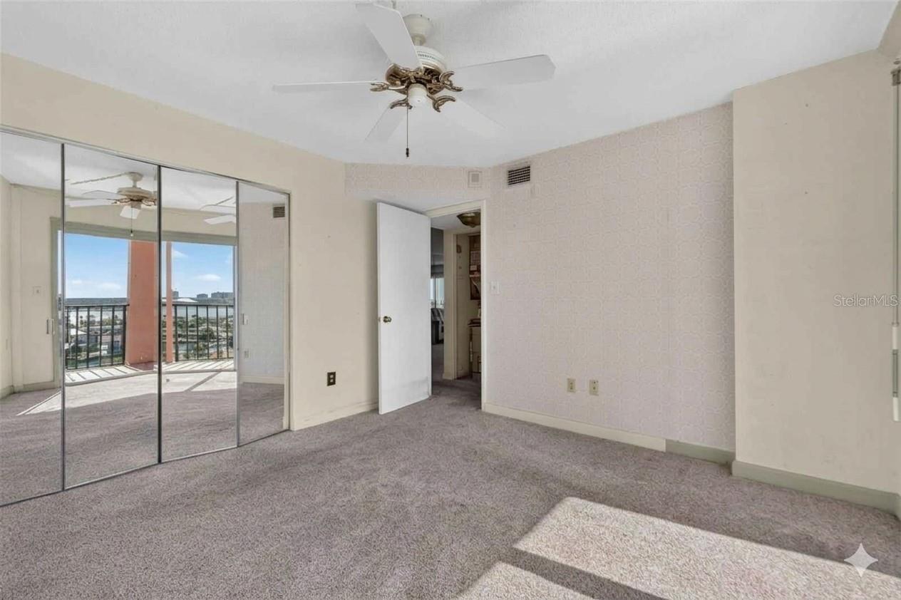 51 ISLAND WAY #1100