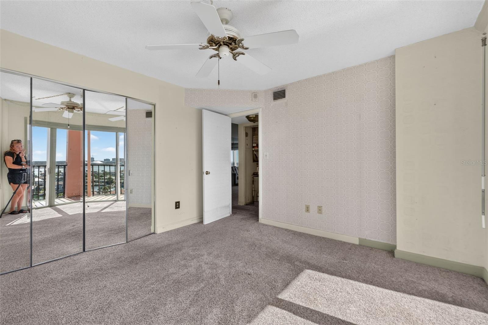 51 ISLAND WAY #1100