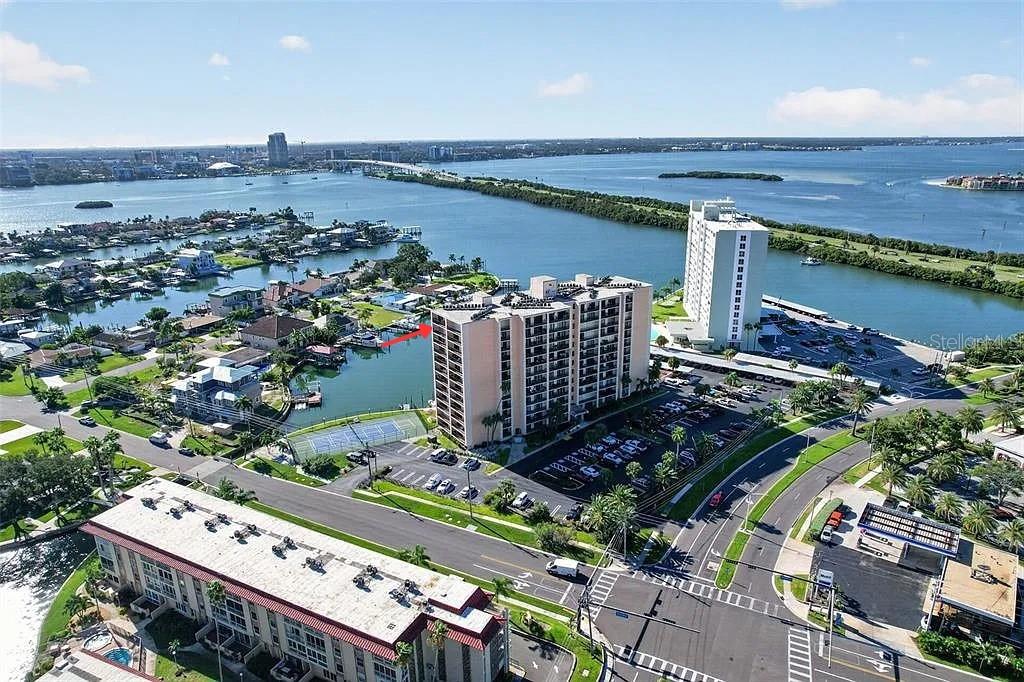 51 ISLAND WAY #1100