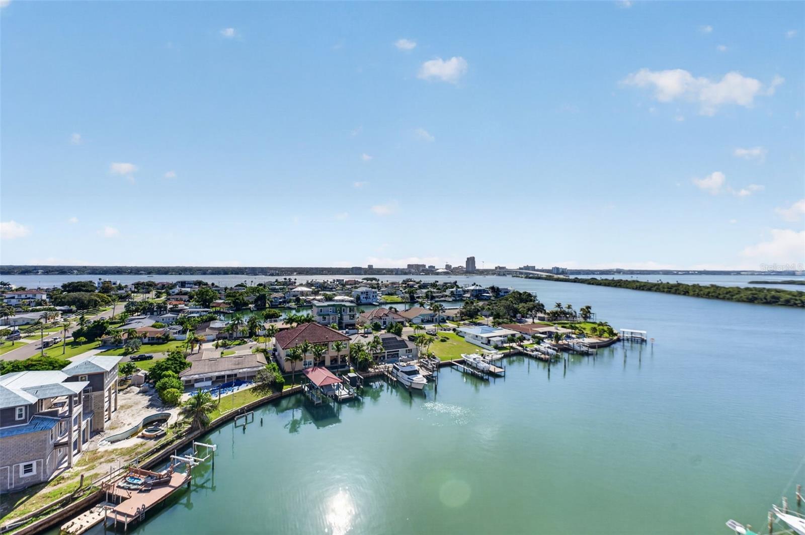 51 ISLAND WAY #1100