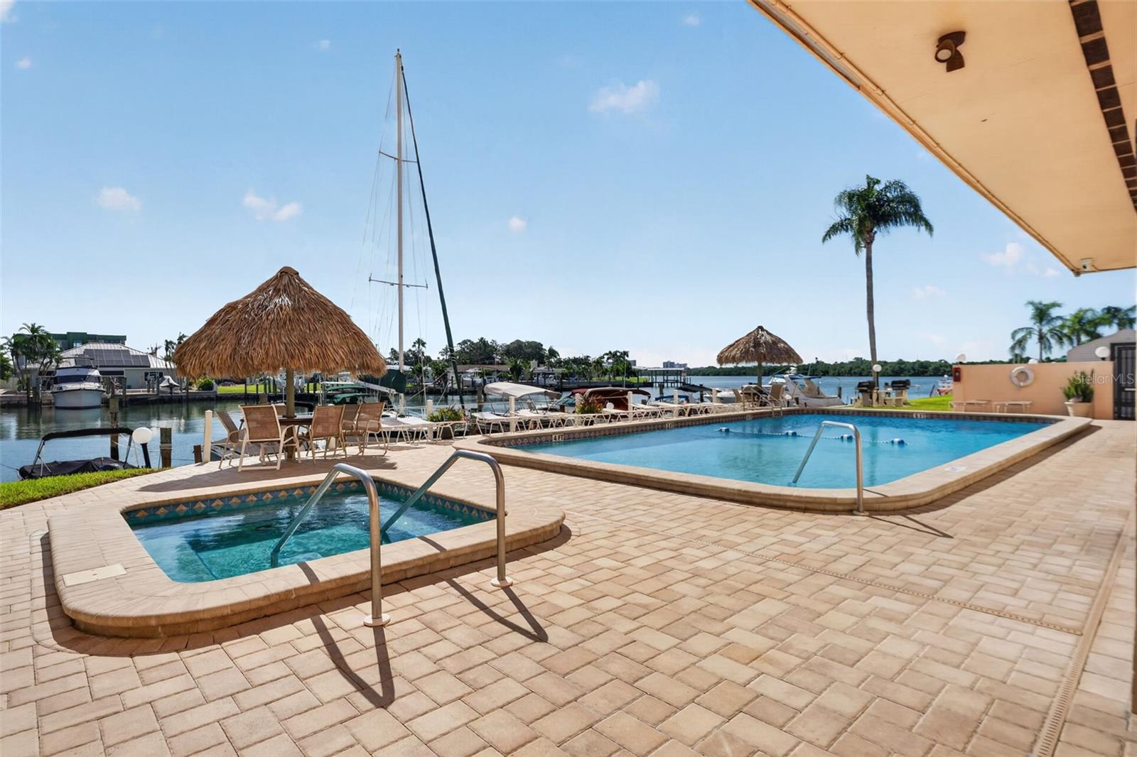 51 ISLAND WAY #1100