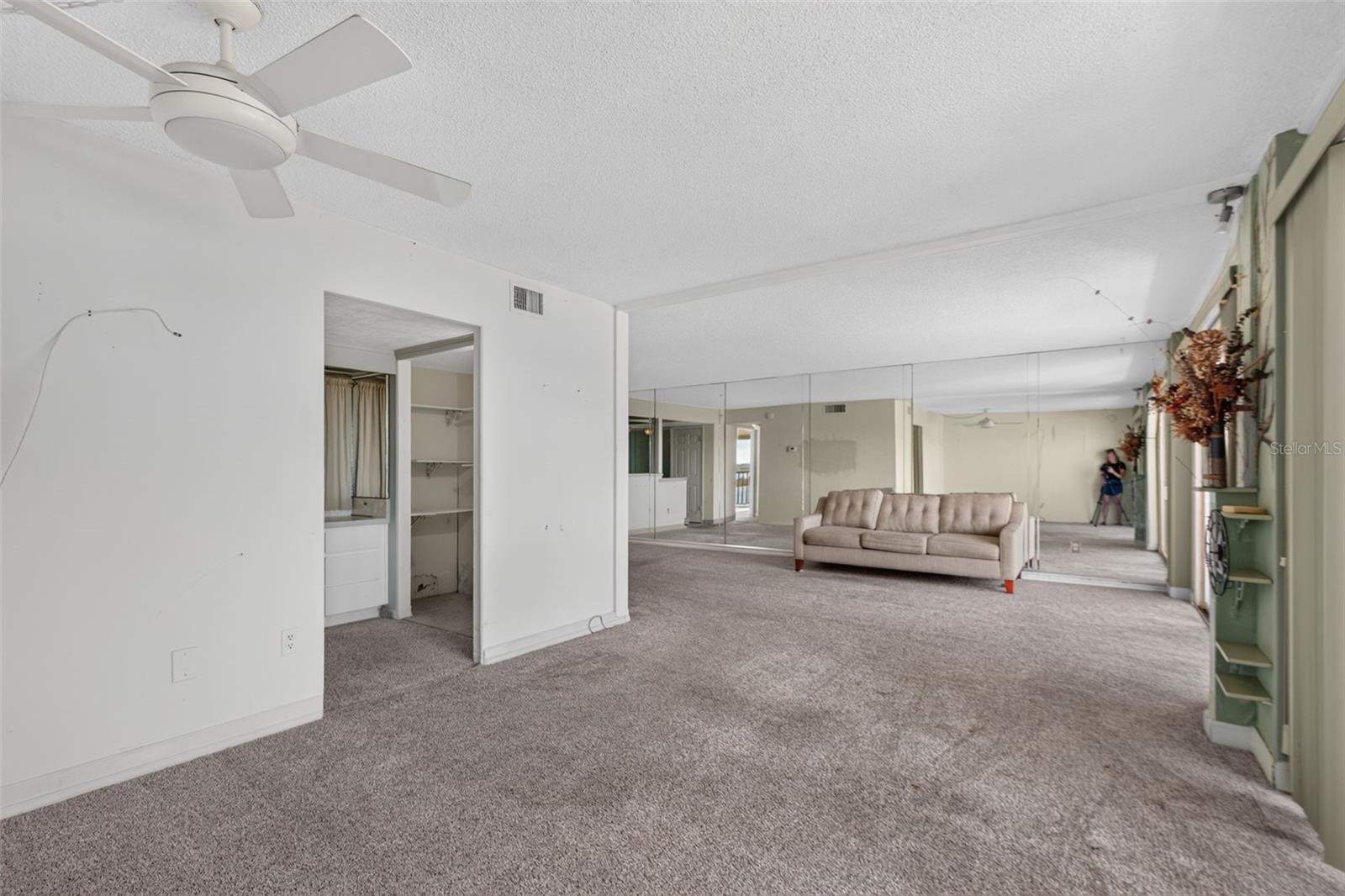 51 ISLAND WAY #1100