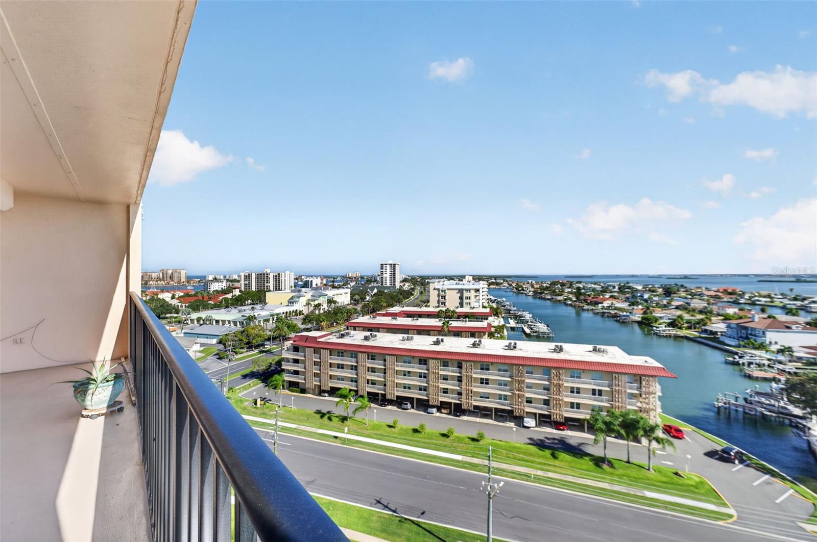 51 ISLAND WAY #1100