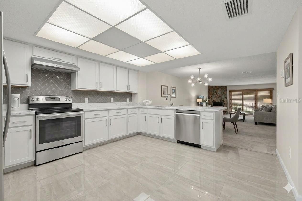 406 SANDY HOOK RD