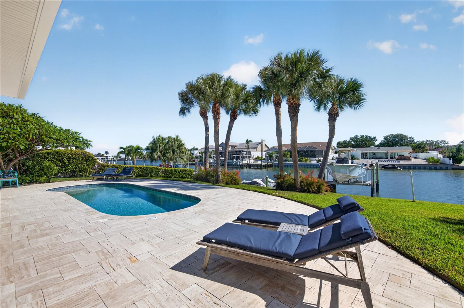 779 ISLAND WAY