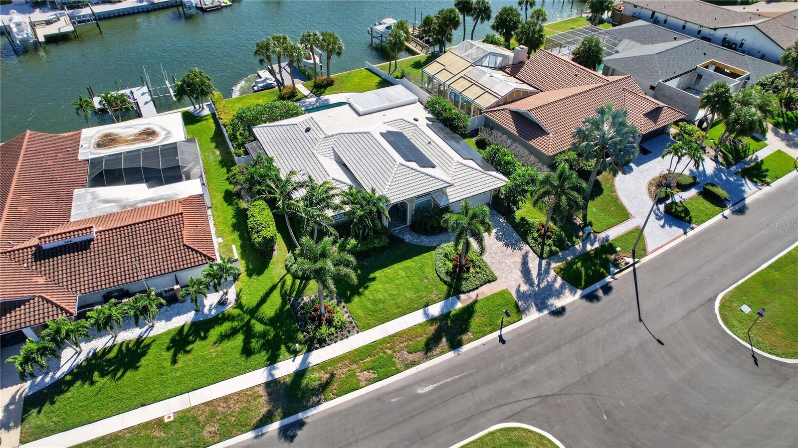 779 ISLAND WAY