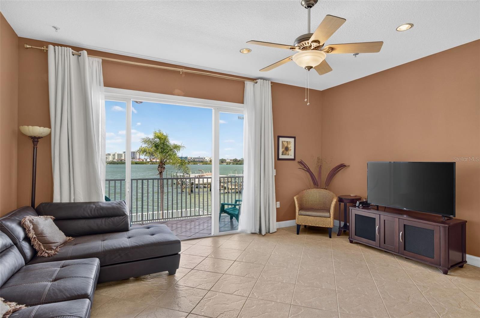 200 BRIGHTWATER DR #3
