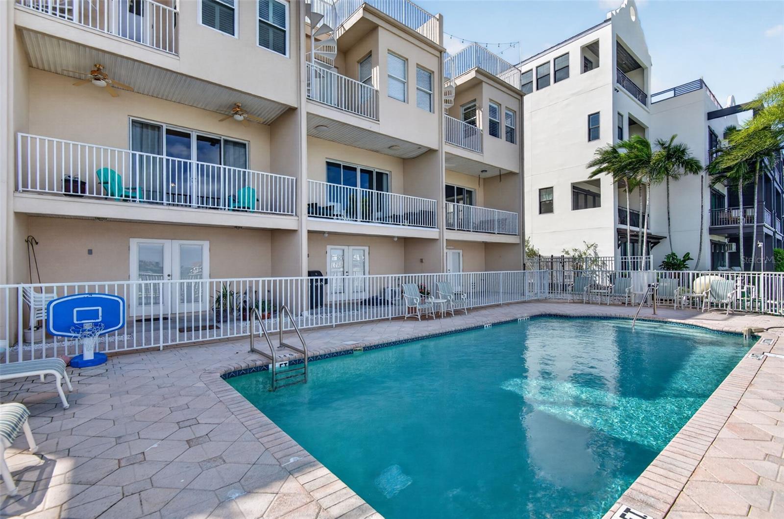 200 BRIGHTWATER DR #3