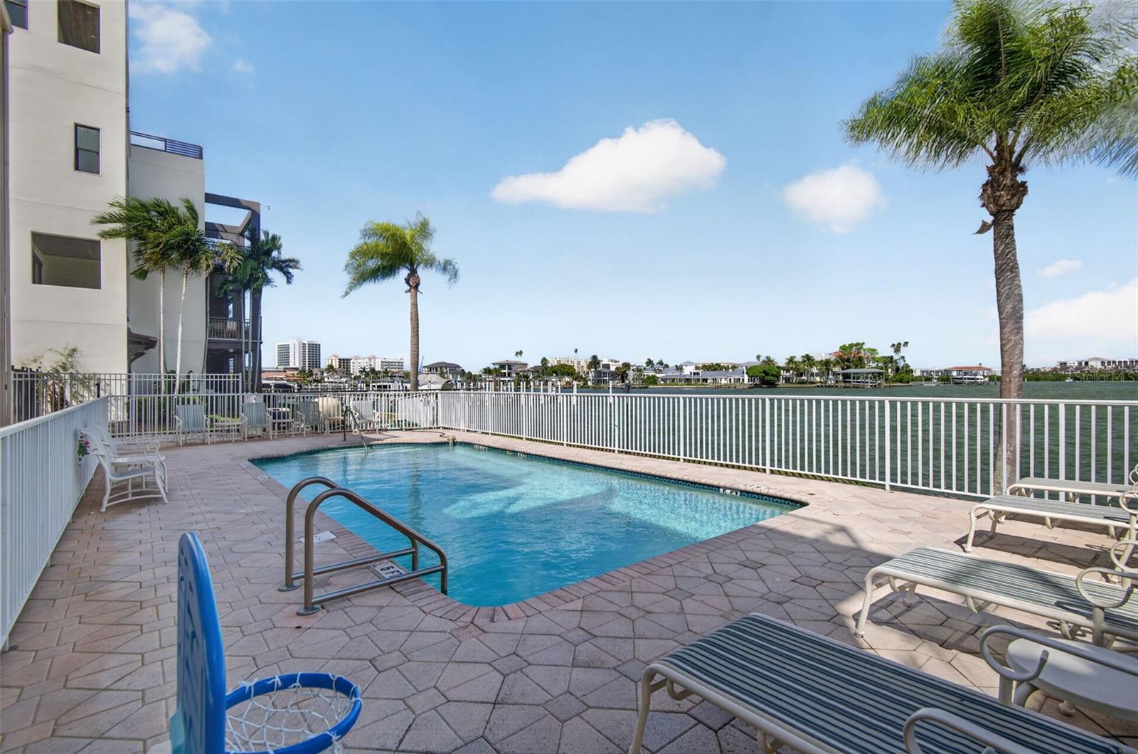 200 BRIGHTWATER DR #3