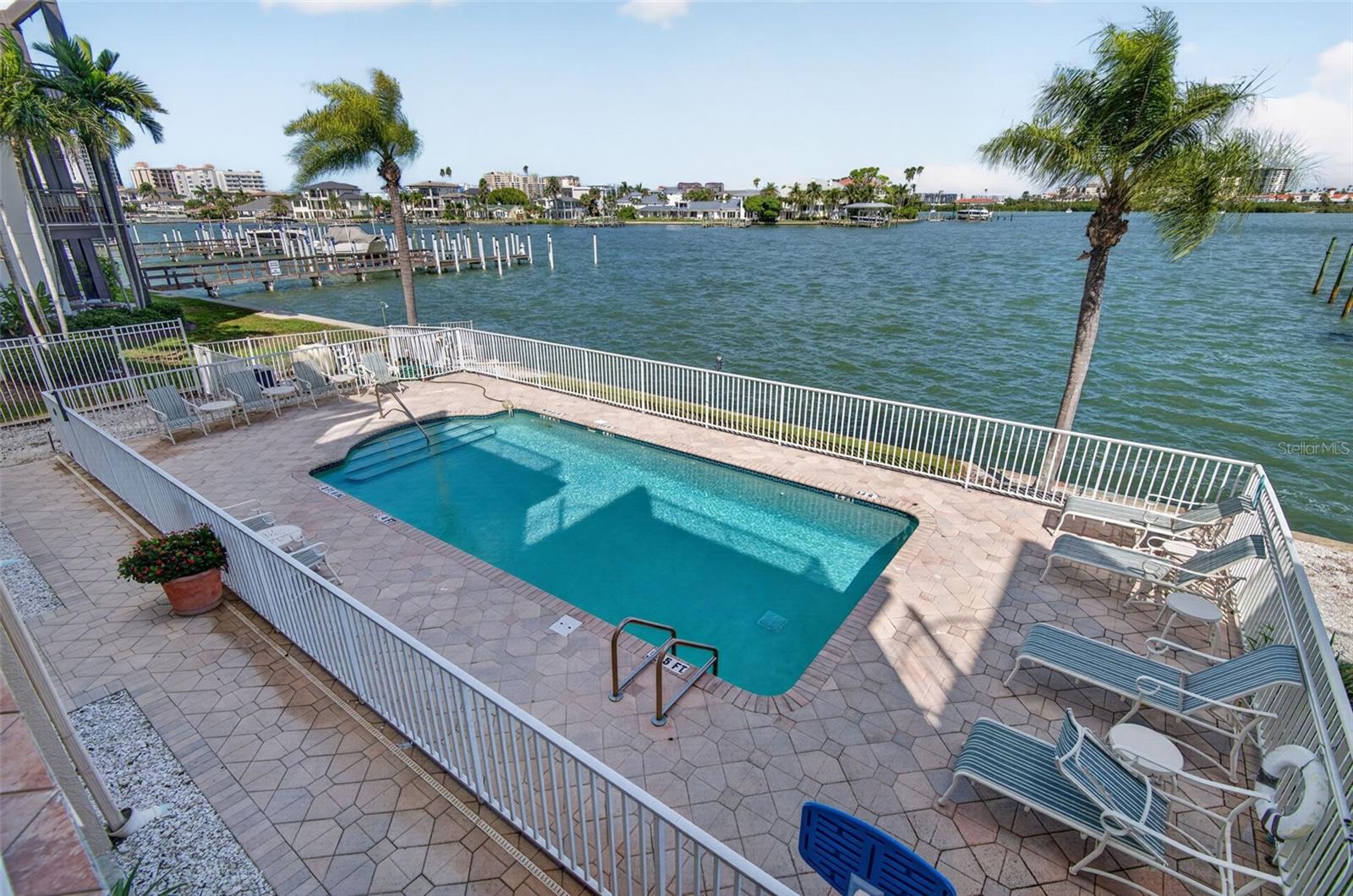 200 BRIGHTWATER DR #3