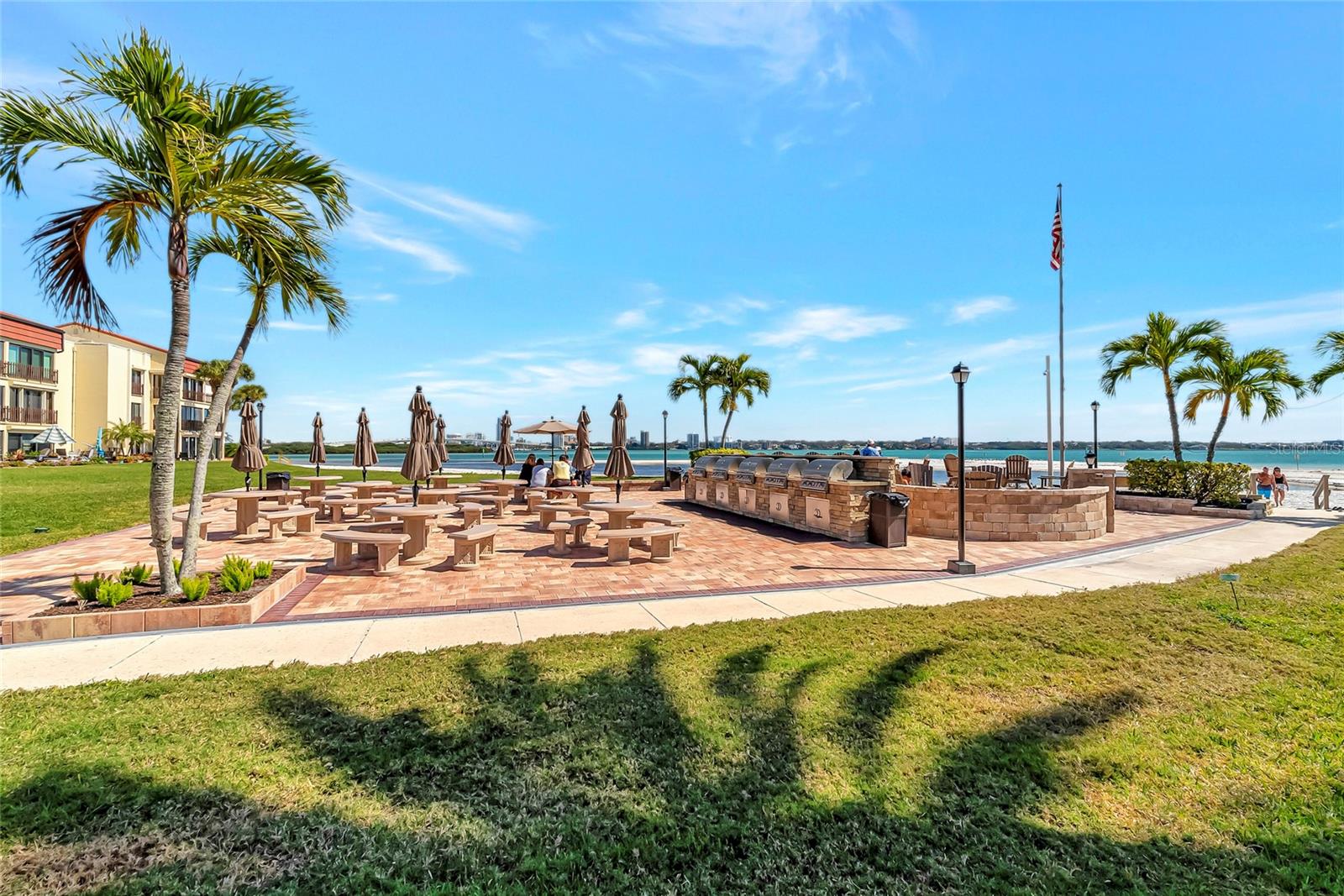 855 BAYWAY BLVD #101
