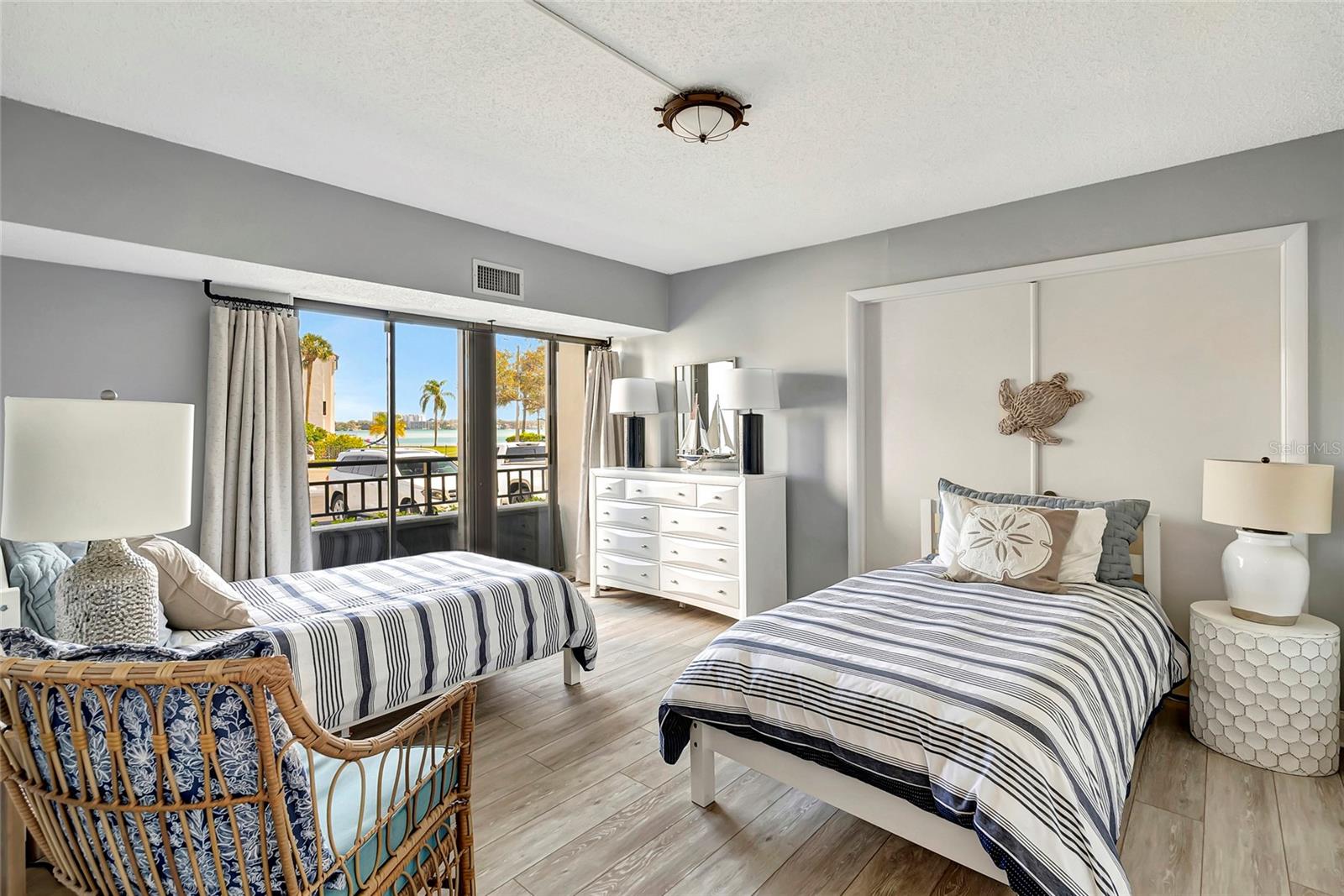 855 BAYWAY BLVD #101