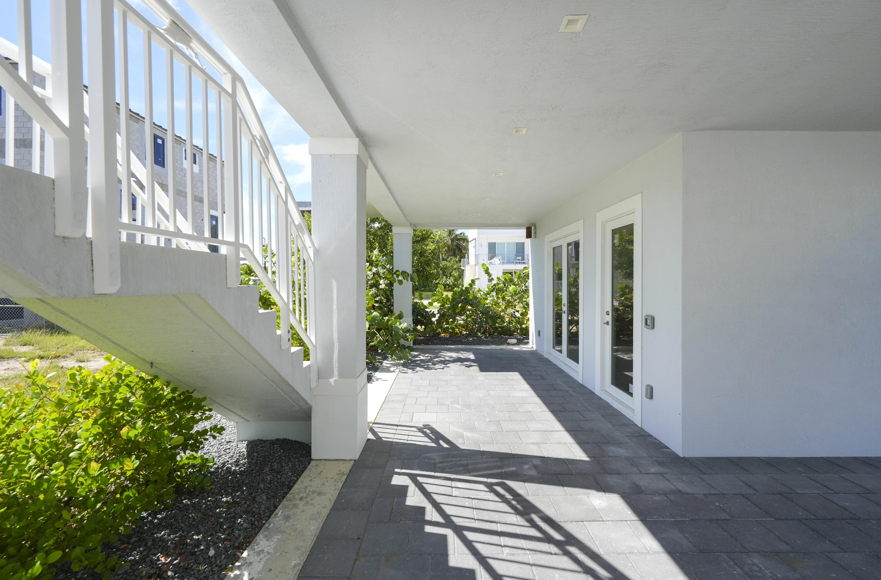 94825 Overseas Highway Unit: 77