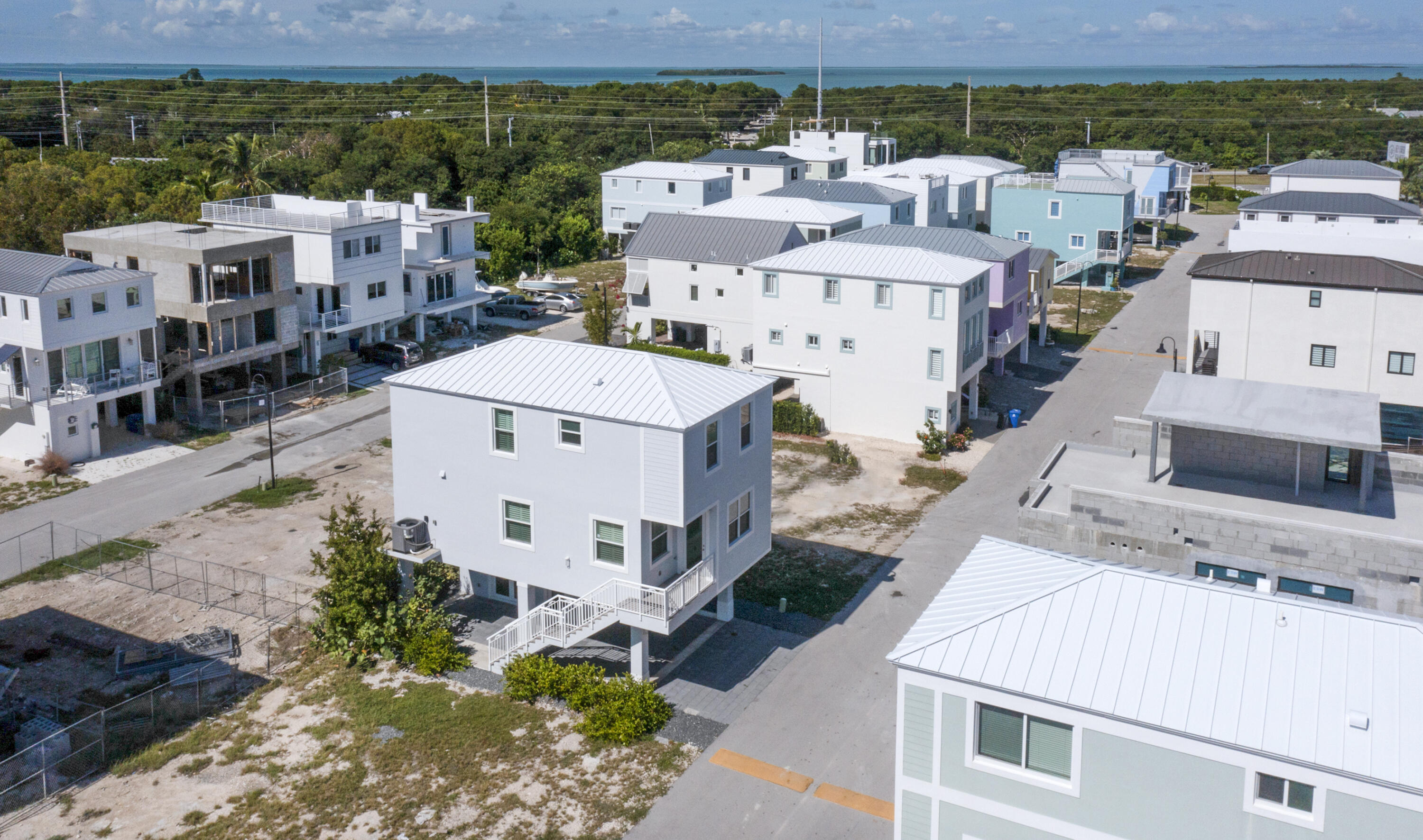 94825 Overseas Highway Unit: 77