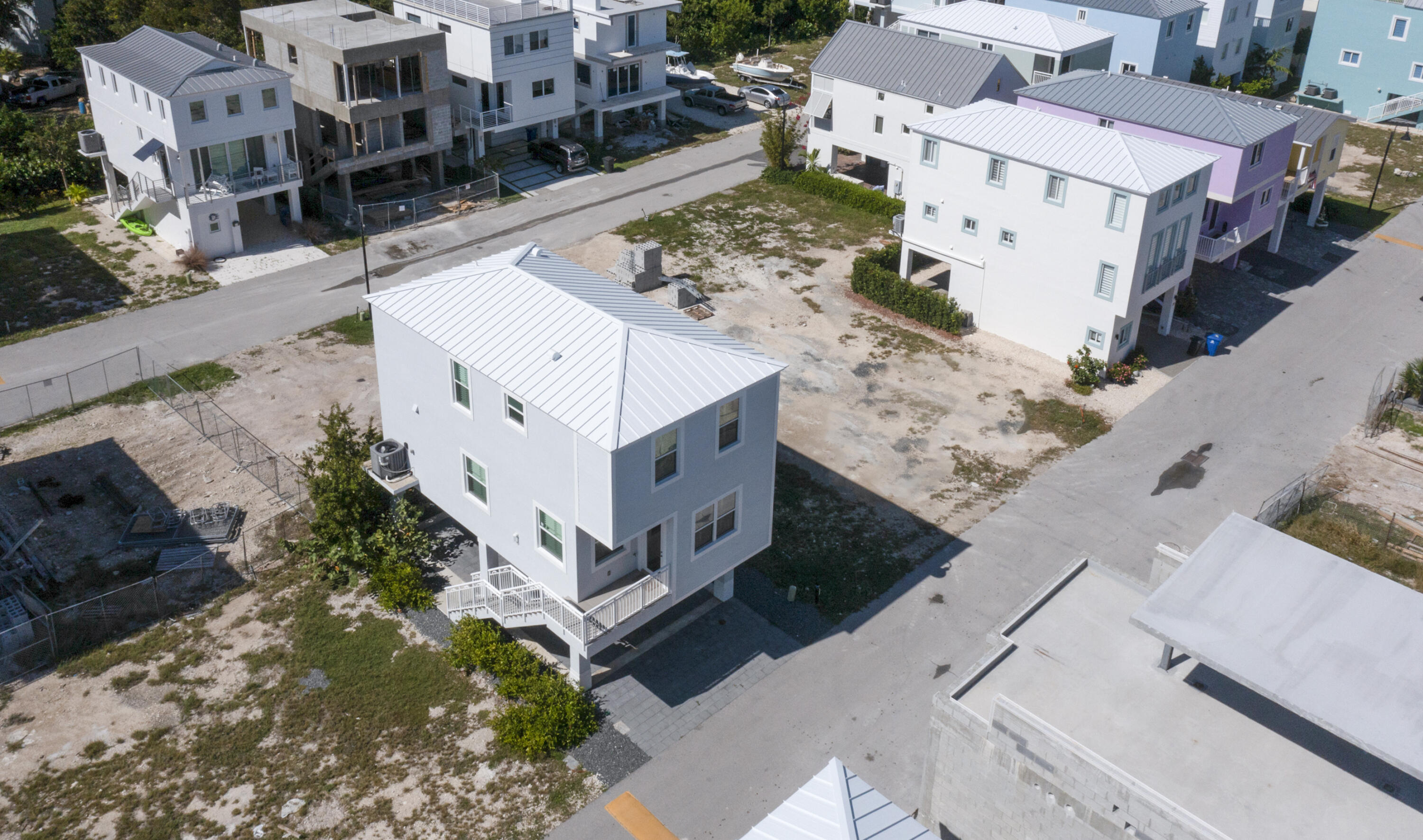 94825 Overseas Highway Unit: 77