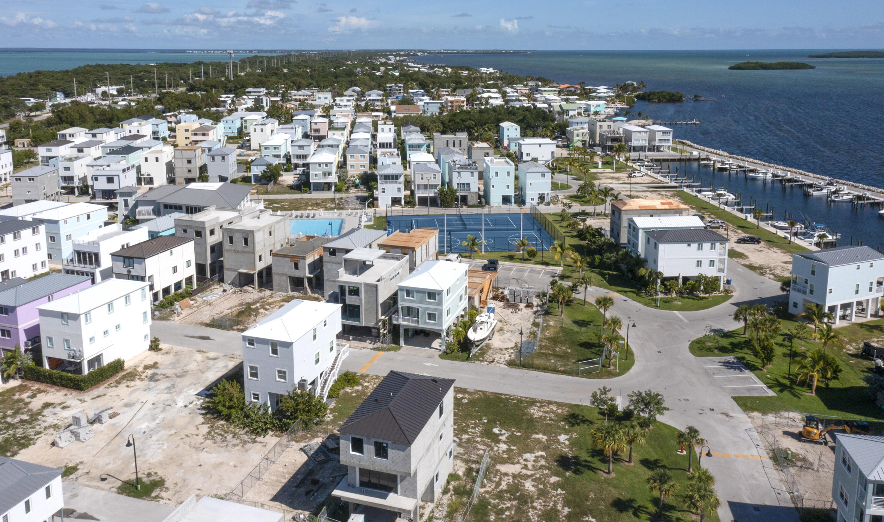 94825 Overseas Highway Unit: 77