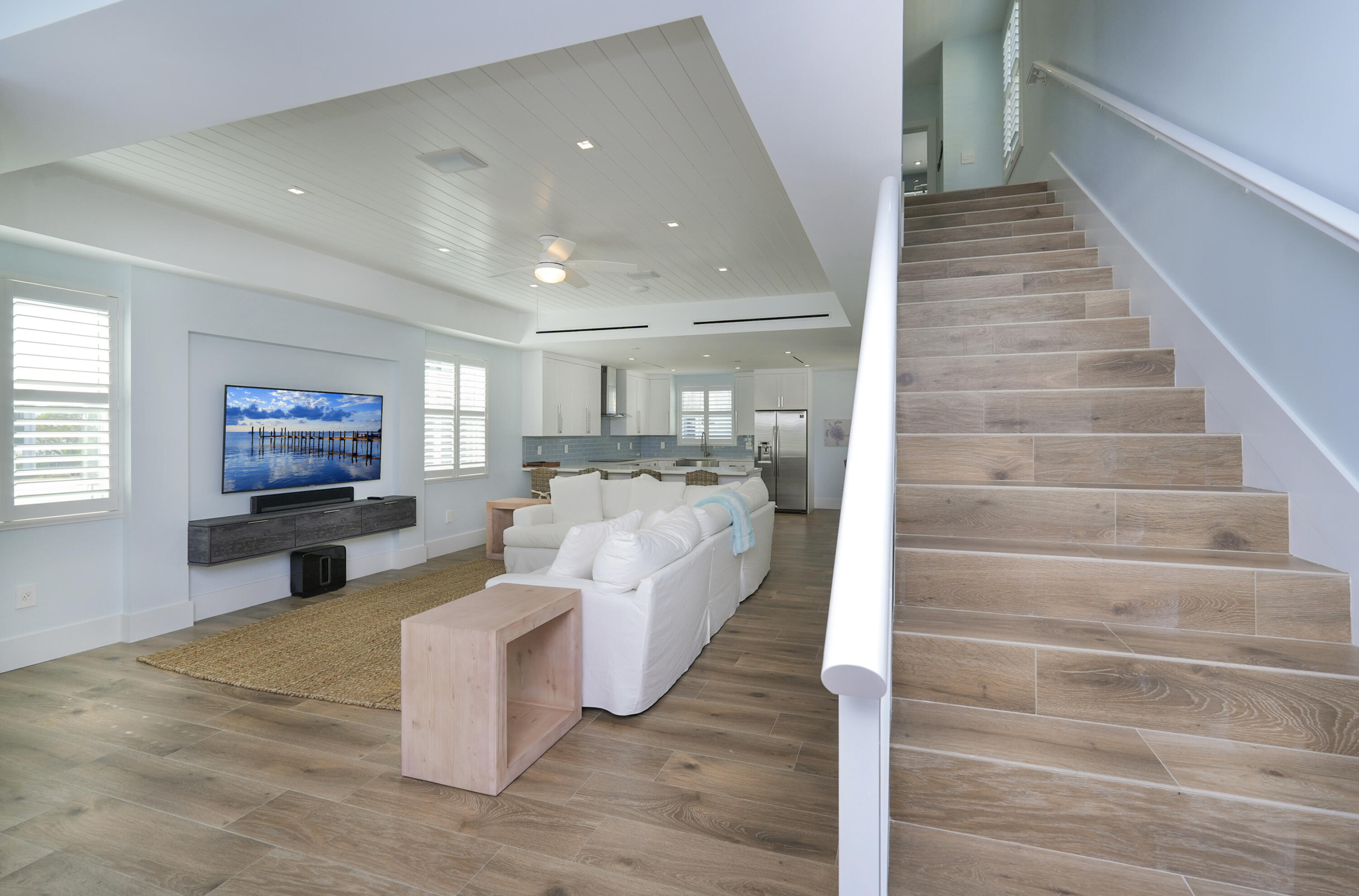 94825 Overseas Highway Unit: 77